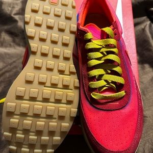 Nike waffle women shoes